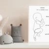 Jolie affiche naissance minimaliste bébé fille ou garçon sur une commode