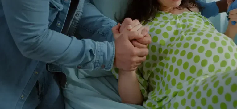 Lire la suite à propos de l’article Les différentes étapes de l&rsquo;accouchement : du travail à la naissance