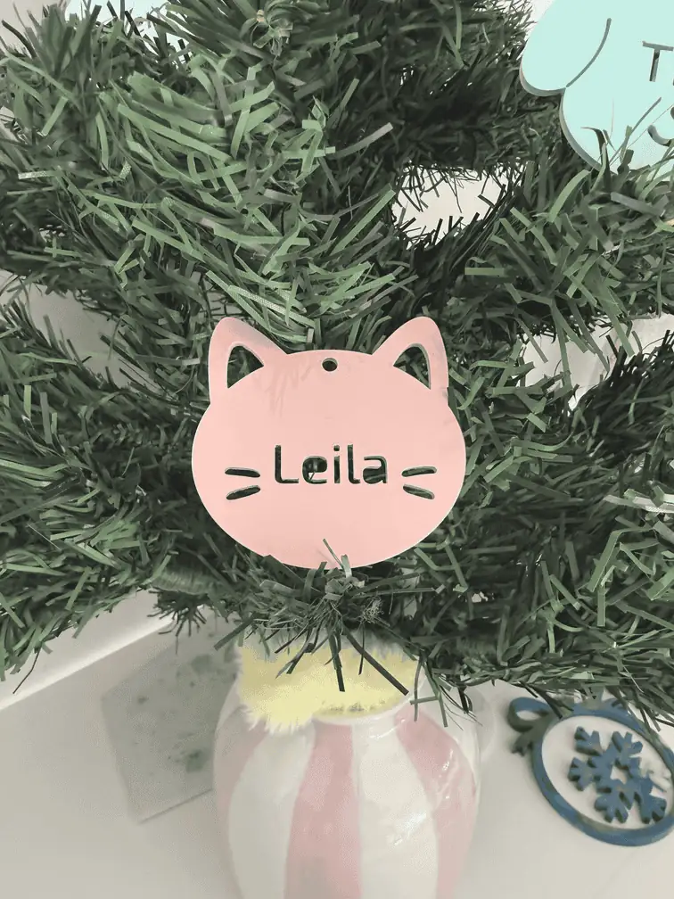 suspension de noël animaux, chat prénom