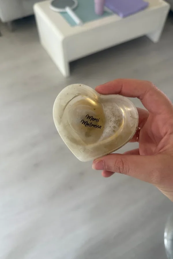 Cadeaux maîtresse : petits vides-poches cœur personnalisables