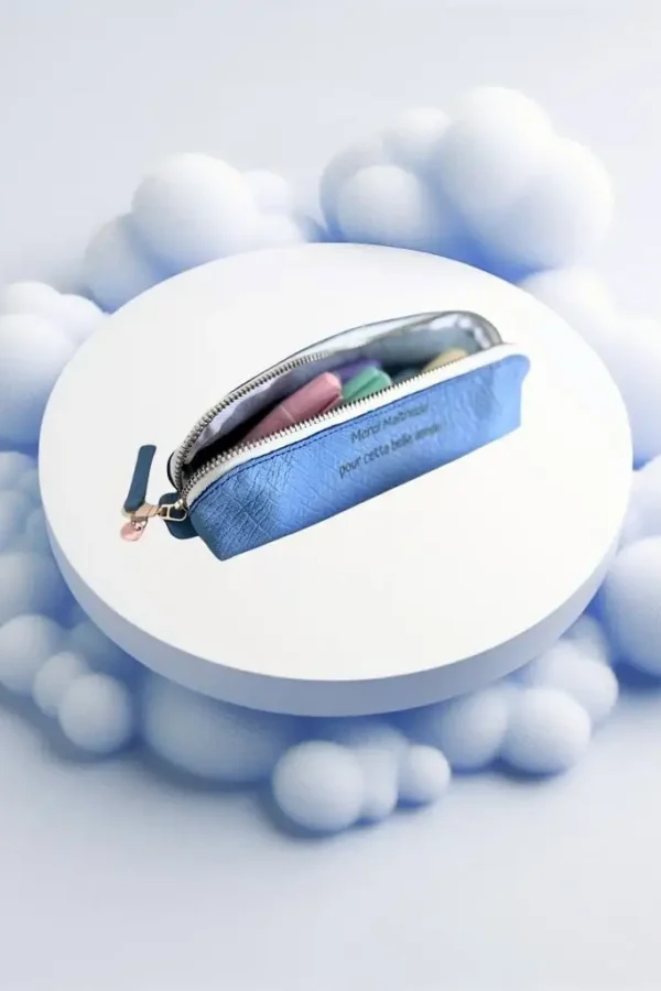 Cadeau maître et maîtresse: trousse-porte-cartes gravé