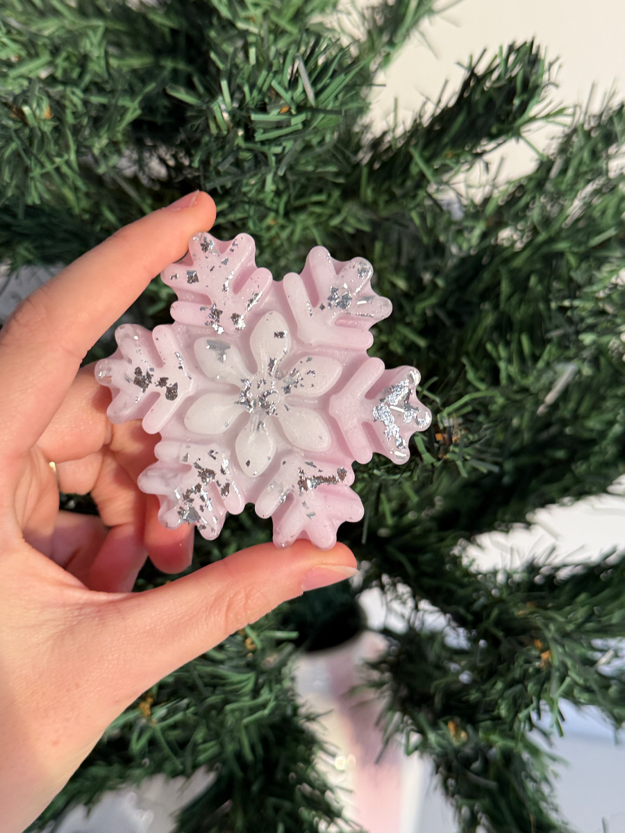 Joli flocon de neige a mettre dans le sapin ou sur un vitre