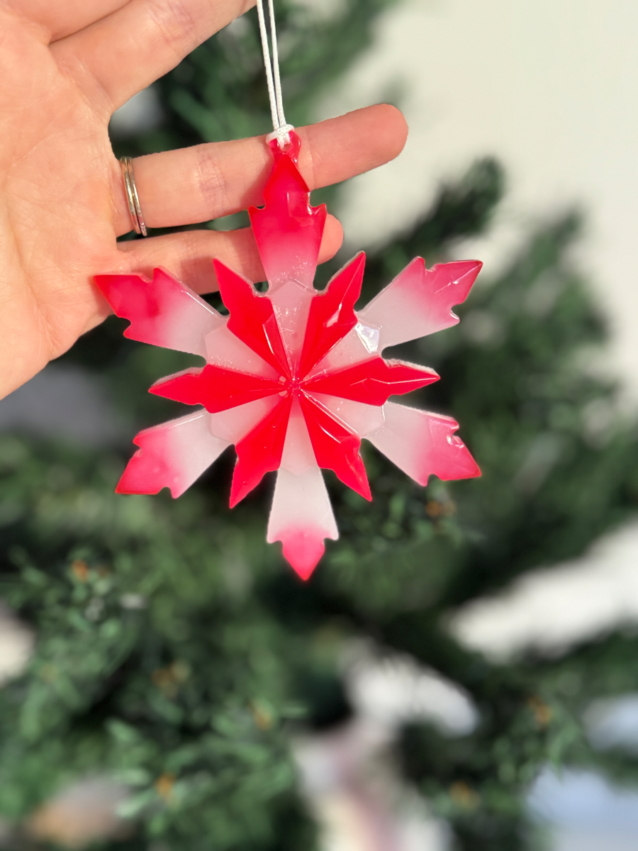 Joli flocon de neige a mettre dans le sapin ou sur un vitre