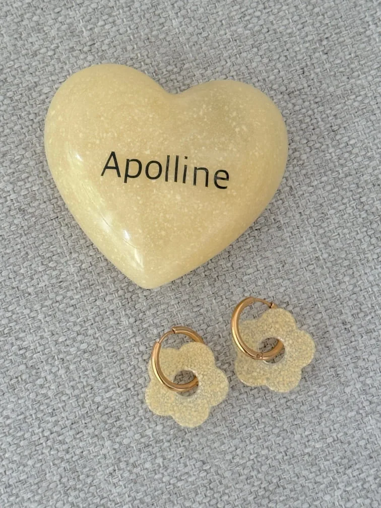 Cœur au lait maternel Apolline avec pampilles fleur dorées