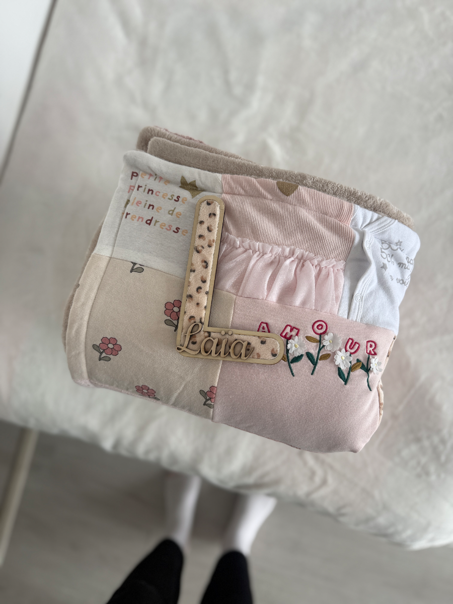 Couverture souvenir vêtements de bébé – Image 7